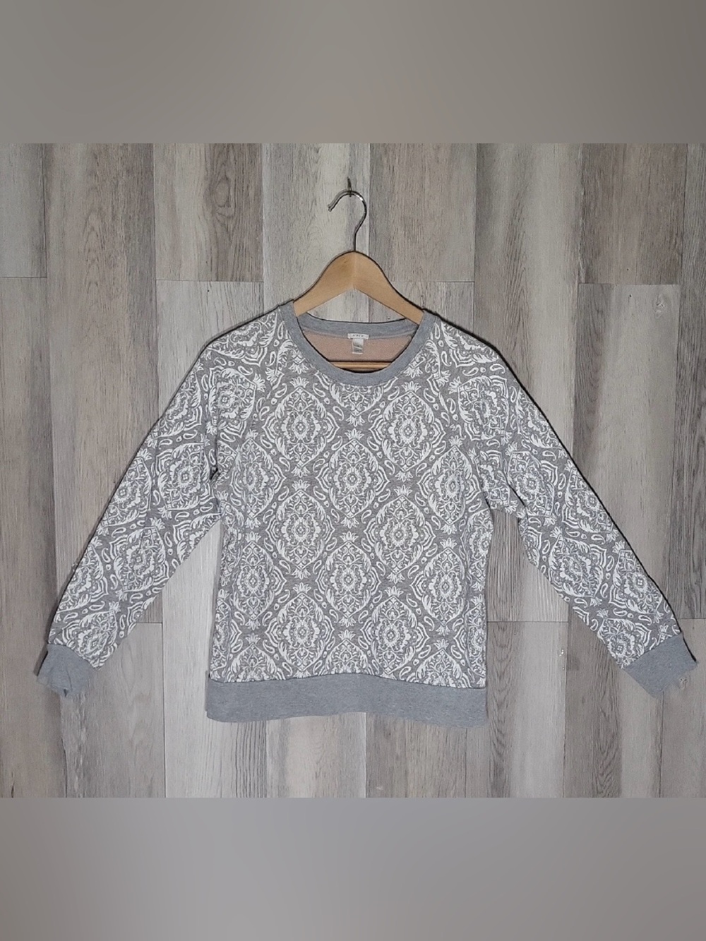 J Crew Women's Medium Gray and White Medallion Pattern Sweatshirtirt